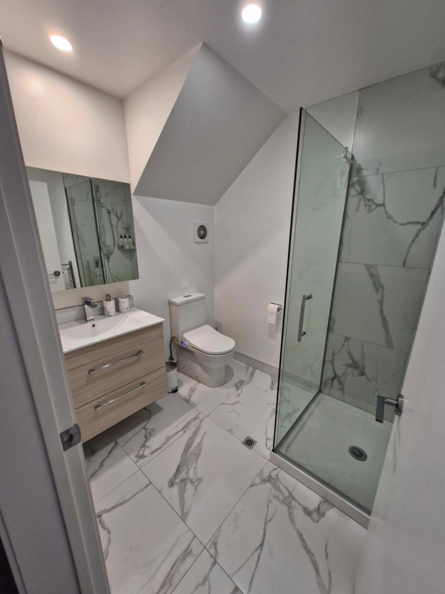 Cloud Nine Elegant Escape Awaits Apartment Christchurch Exterior photo