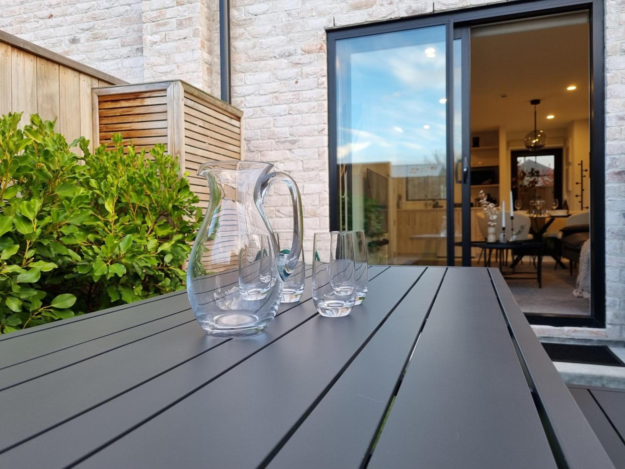 Cloud Nine Elegant Escape Awaits Apartment Christchurch Exterior photo